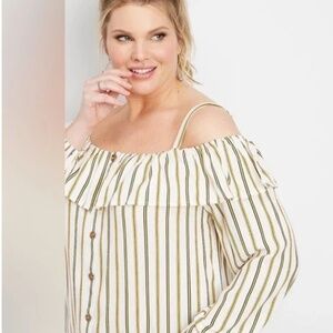 Maurice’s plus 1 cold shoulder